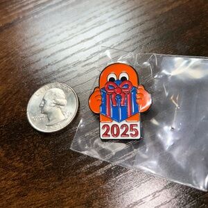 2025 Peak Peccy Pin